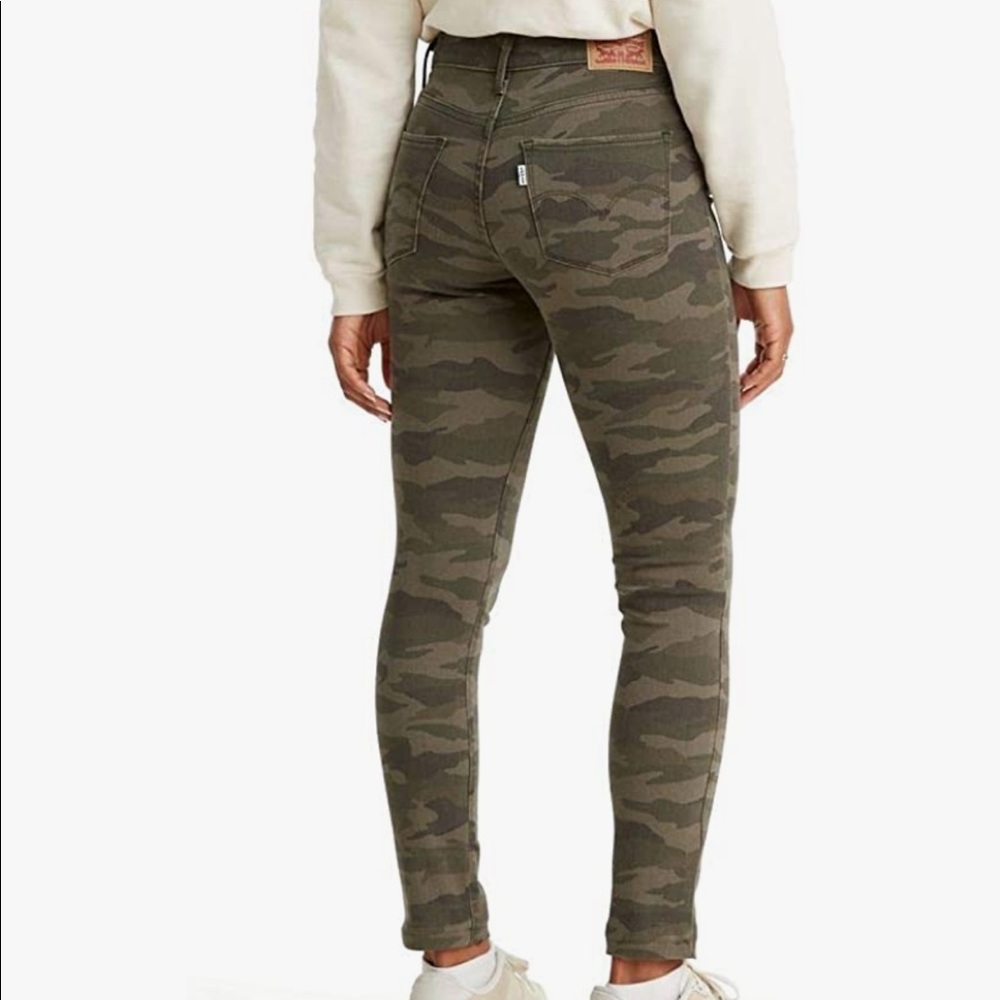 Levi's Green Skinny Jeans with Sleek Fit